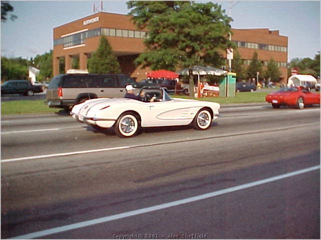 White_convertable_57ish_vette.jpg