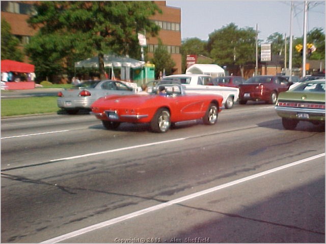 red_convertable_vette.jpg